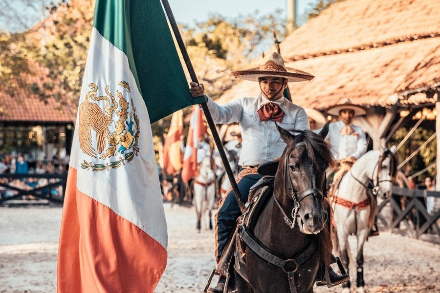 MUCHO MÁS QUE UN PARQUE - XCARET Cancún MUCHO MÁS QUE UN PARQUE - XCARET Hotel Faranda Imperial Laguna Cancún Cancún