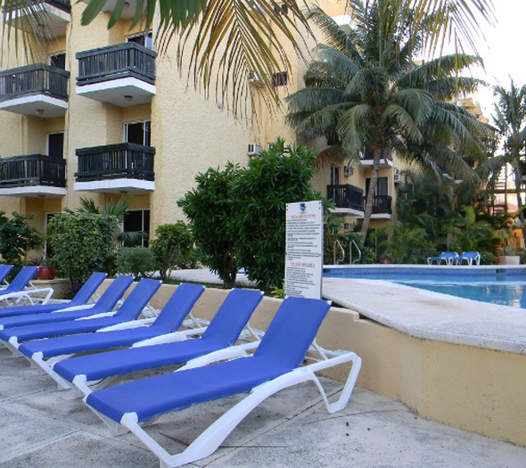 Terraza solárium Hotel Faranda Imperial Laguna Cancún